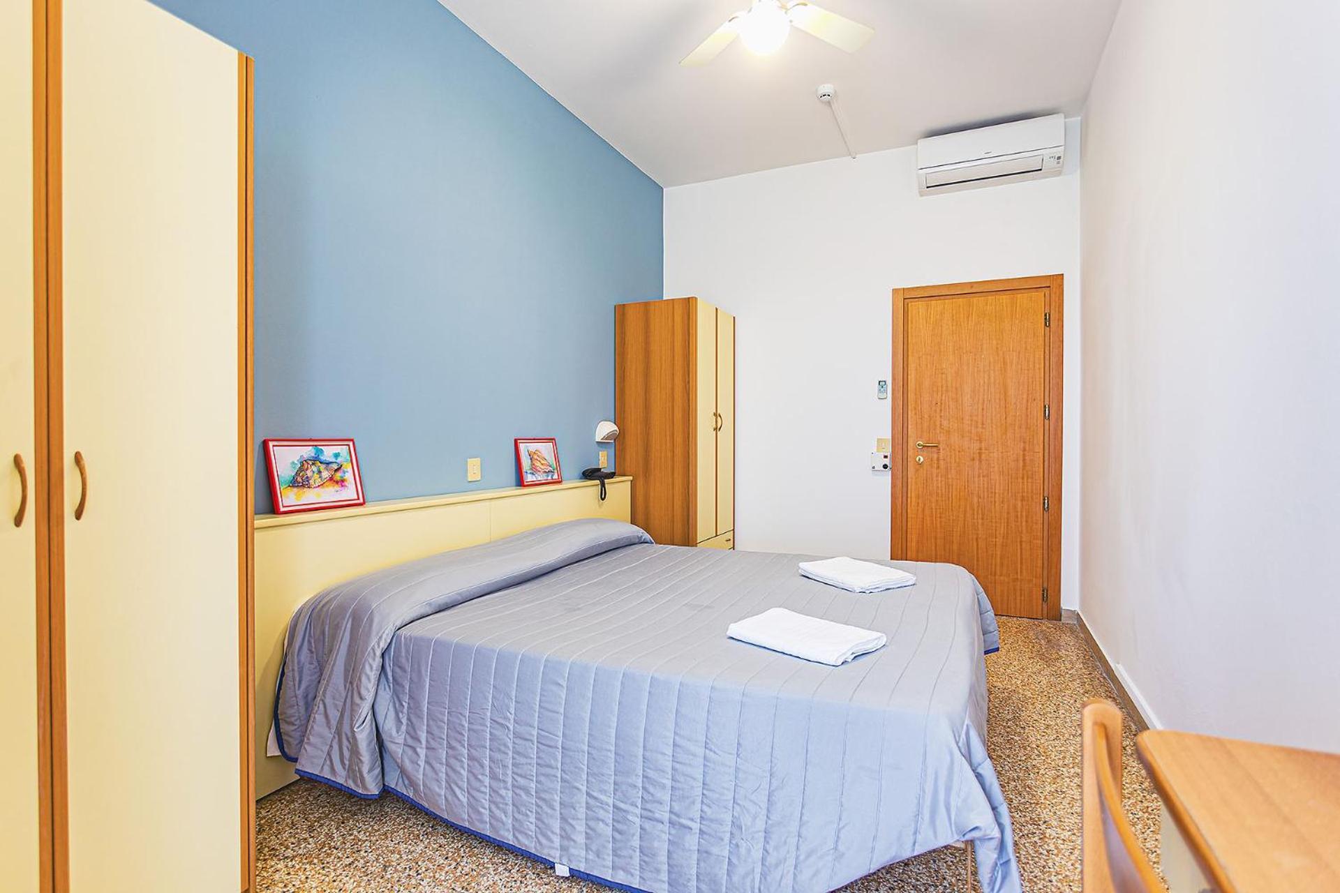 Hotel Buenos Aires チェルヴィア エクステリア 写真