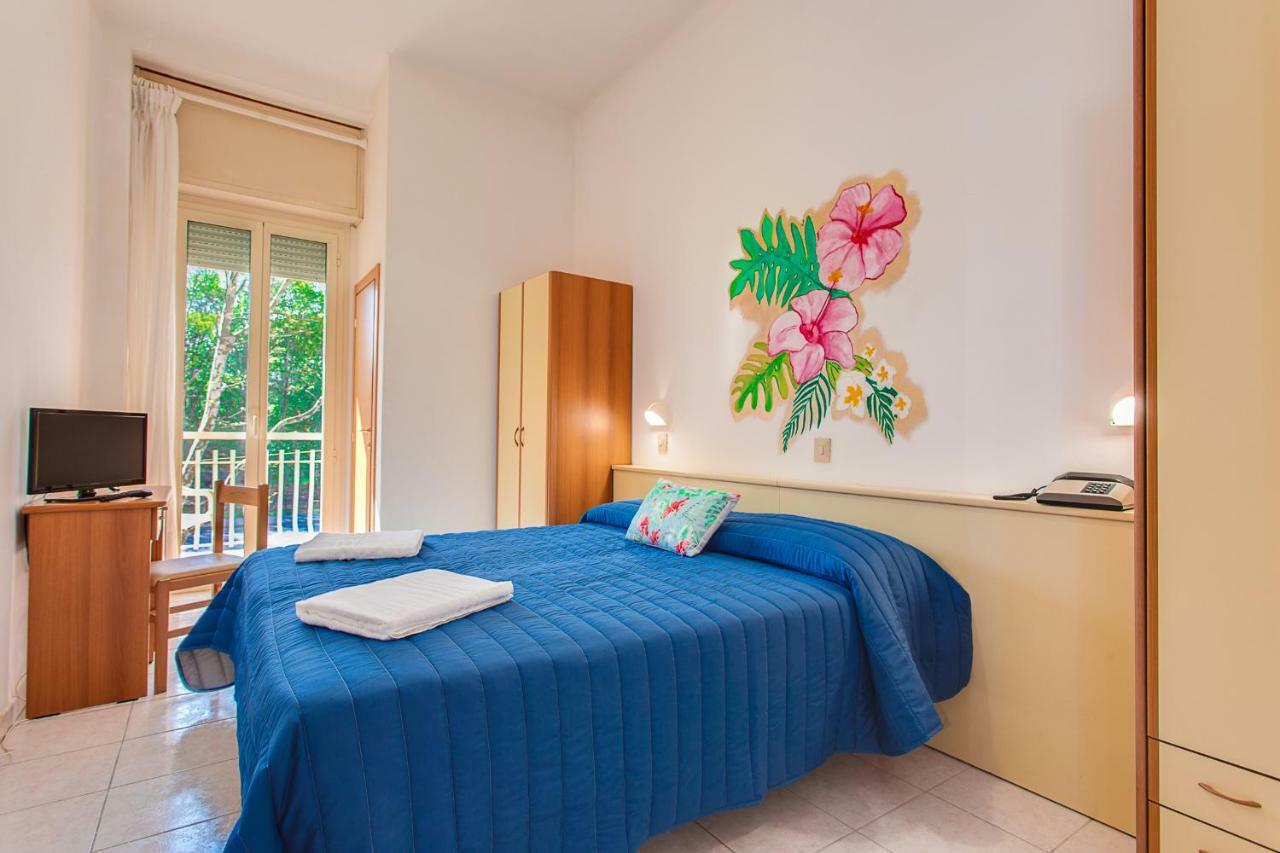 Hotel Buenos Aires チェルヴィア エクステリア 写真